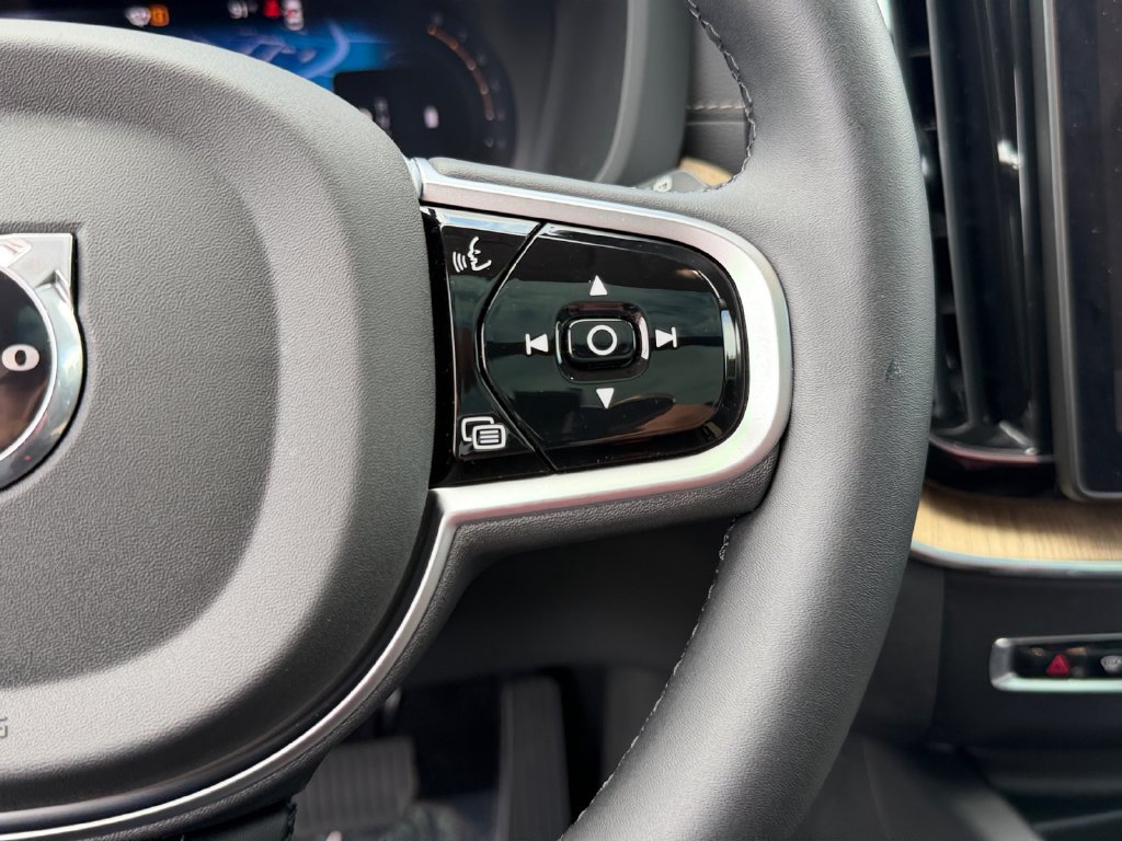 Certified 2026 Volvo XC60 B5 Ultra w/ Protection Package Premier AWD/4WD image 19