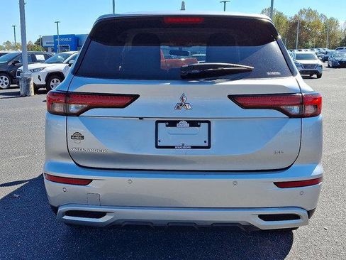 Used 2023 Mitsubishi Outlander SE image 5