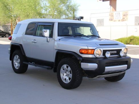 Used 2007 Toyota FJ Cruiser 4WD image 3