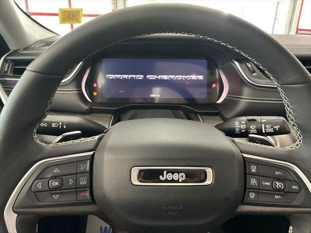 Certified 2024 Jeep Grand Cherokee Limited AWD/4WD image 33