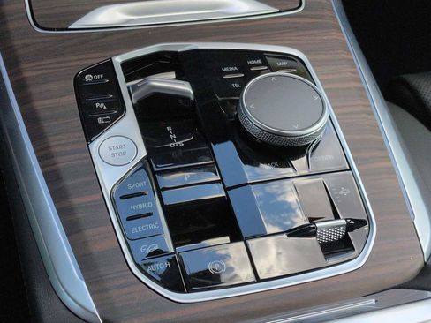 New 2026 BMW X5 xDrive50e w/ Premium Package image 35