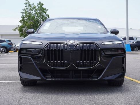 New 2025 BMW 740i w/ Executive Package image 30
