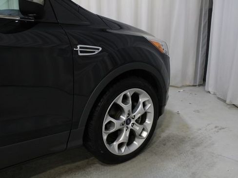 Used 2015 Ford Escape Titanium w/ Equipment Group 301A AWD/4WD image 31