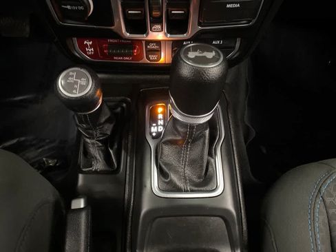 Used 2024 Jeep Wrangler Unlimited Rubicon 4xe AWD/4WD image 26