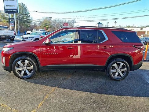 Used 2022 Chevrolet Traverse LT w/ LT Premium Package image 4