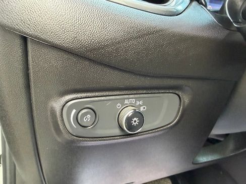Used 2020 Chevrolet Equinox LT AWD/4WD image 17