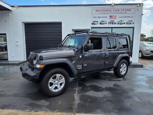 Used 2018 Jeep Wrangler Unlimited Sport w/ Technology Group AWD/4WD image 14