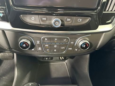 Used 2018 Chevrolet Traverse LT image 23