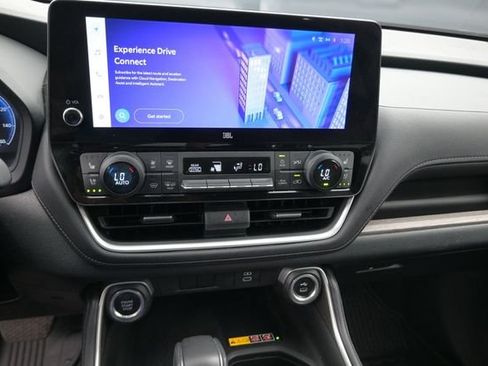 Used 2024 Toyota Grand Highlander FWD image 12