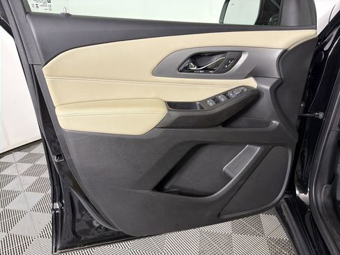 Used 2023 Chevrolet Traverse LS w/ Safety Package image 8