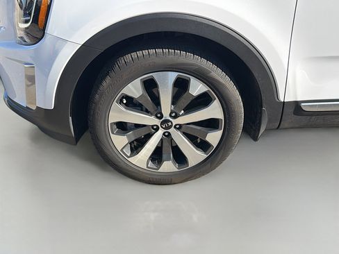 Used 2021 Kia Telluride S image 40