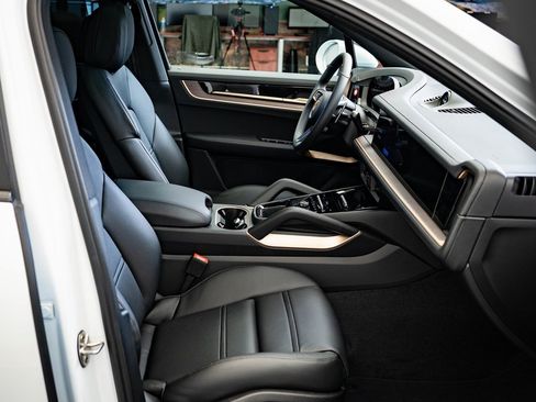 New 2026 Porsche Cayenne E-Hybrid image 25