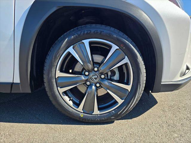 Used 2020 Lexus UX 200 w/ Premium Package FWD image 9