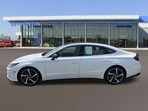 Used 2021 Hyundai Sonata SEL Plus w/ Tech Package FWD image 2