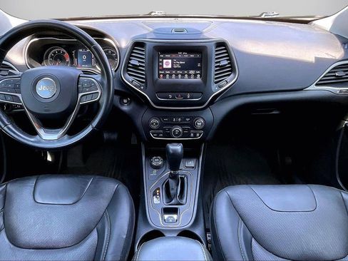 Certified 2021 Jeep Cherokee Latitude Lux w/ Mopar Interior Package AWD/4WD image 14