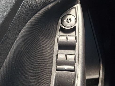 Used 2017 Ford Focus SE FWD image 23