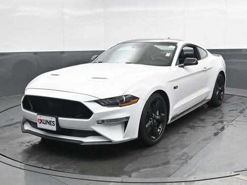 Used 2022 Ford Mustang GT Premium w/ Black Accent Package RWD image 9