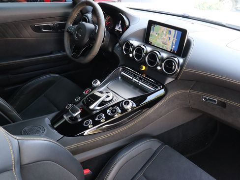 Used 2018 Mercedes-Benz AMG GT R image 21