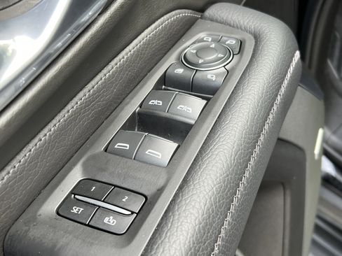 Used 2024 GMC Yukon XL Denali AWD/4WD image 15