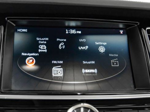Used 2016 Kia K900 Luxury RWD image 19