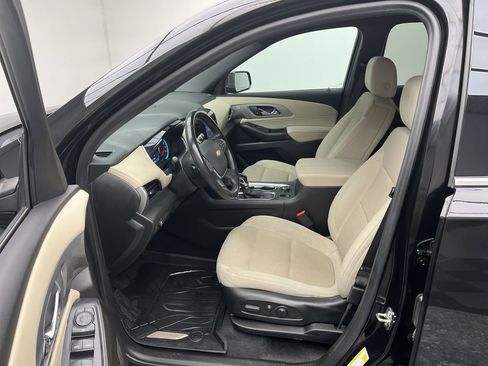 Certified 2022 Chevrolet Traverse LT w/ LPO, Floor Liner Package image 3