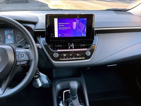 Used 2025 Toyota Corolla LE image 7