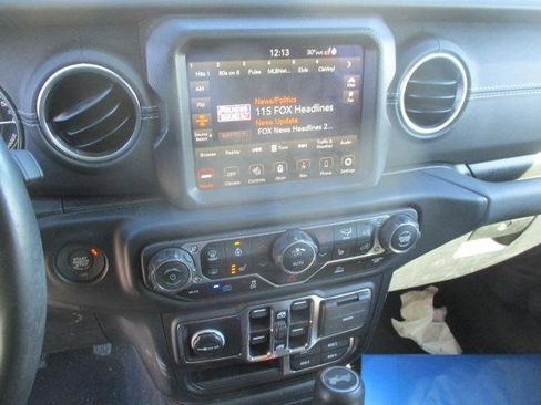 Used 2023 Jeep Wrangler Unlimited Sahara w/ Cold Weather Group image 4