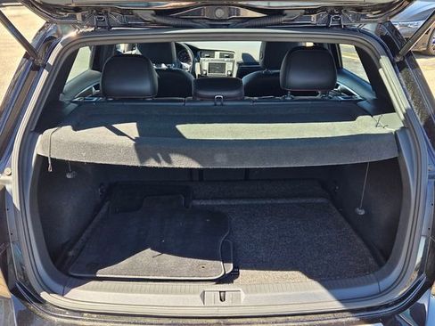 Used 2017 Volkswagen GTI SE image 12