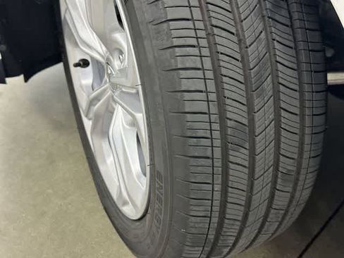 Certified 2025 Honda Accord LX image 28