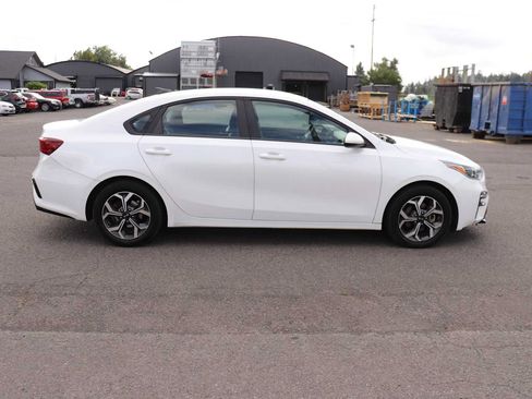 Used 2021 Kia Forte LXS FWD image 4