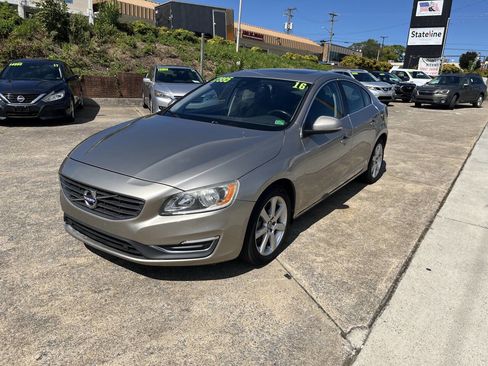 Used 2016 Volvo S60 T5 Premier image 2