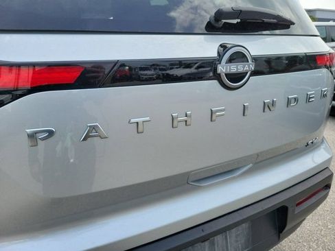 Certified 2024 Nissan Pathfinder SV FWD image 10