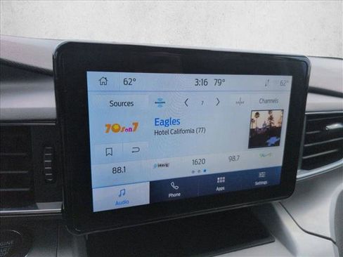 Used 2024 Ford Explorer XLT w/ Equipment Group 202A RWD image 13