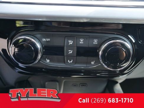 New 2025 Chevrolet Trax LT w/ Driver Confidence Package image 31