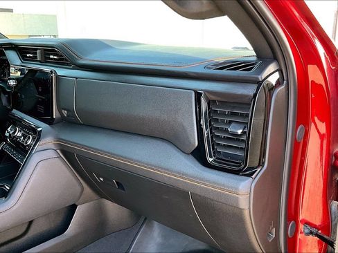 Used 2024 GMC Sierra 3500 AT4 w/ AT4 Premium Plus Package AWD/4WD image 19