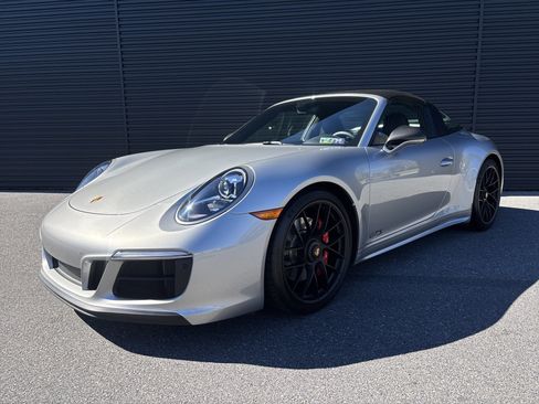 Certified 2019 Porsche 911 image 1