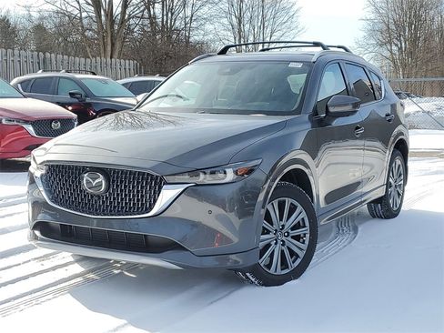 New 2025 MAZDA CX-5 Signature image 34