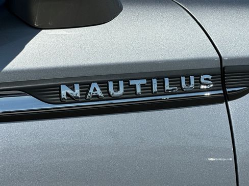 Certified 2021 Lincoln Nautilus Reserve image 27