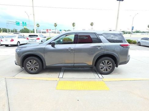 Used 2023 Nissan Pathfinder S FWD image 7