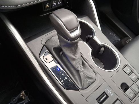 Used 2024 Toyota Highlander XLE image 14