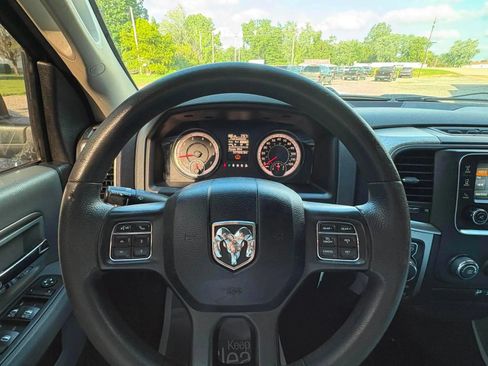 Used 2018 RAM 1500 Classic SLT AWD/4WD image 15