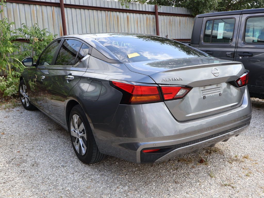 Used 2023 Nissan Altima 2.5 S FWD image 19