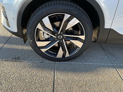 New 2026 Volvo XC40 B5 Ultra w/ Climate Package image 12