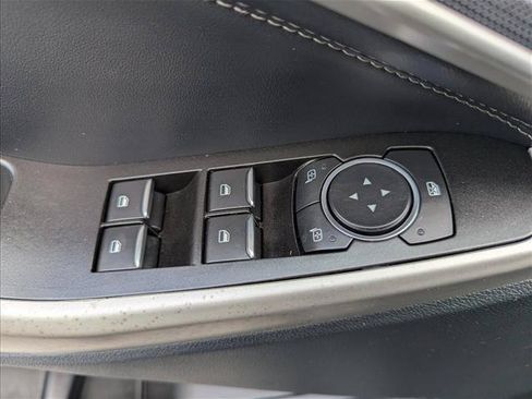 Used 2022 Ford Explorer XLT w/ Equipment Group 202A AWD/4WD image 10