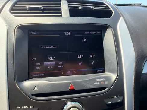Used 2013 Ford Explorer XLT FWD image 17