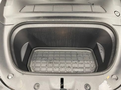 Used 2024 Tesla Model Y Performance image 15