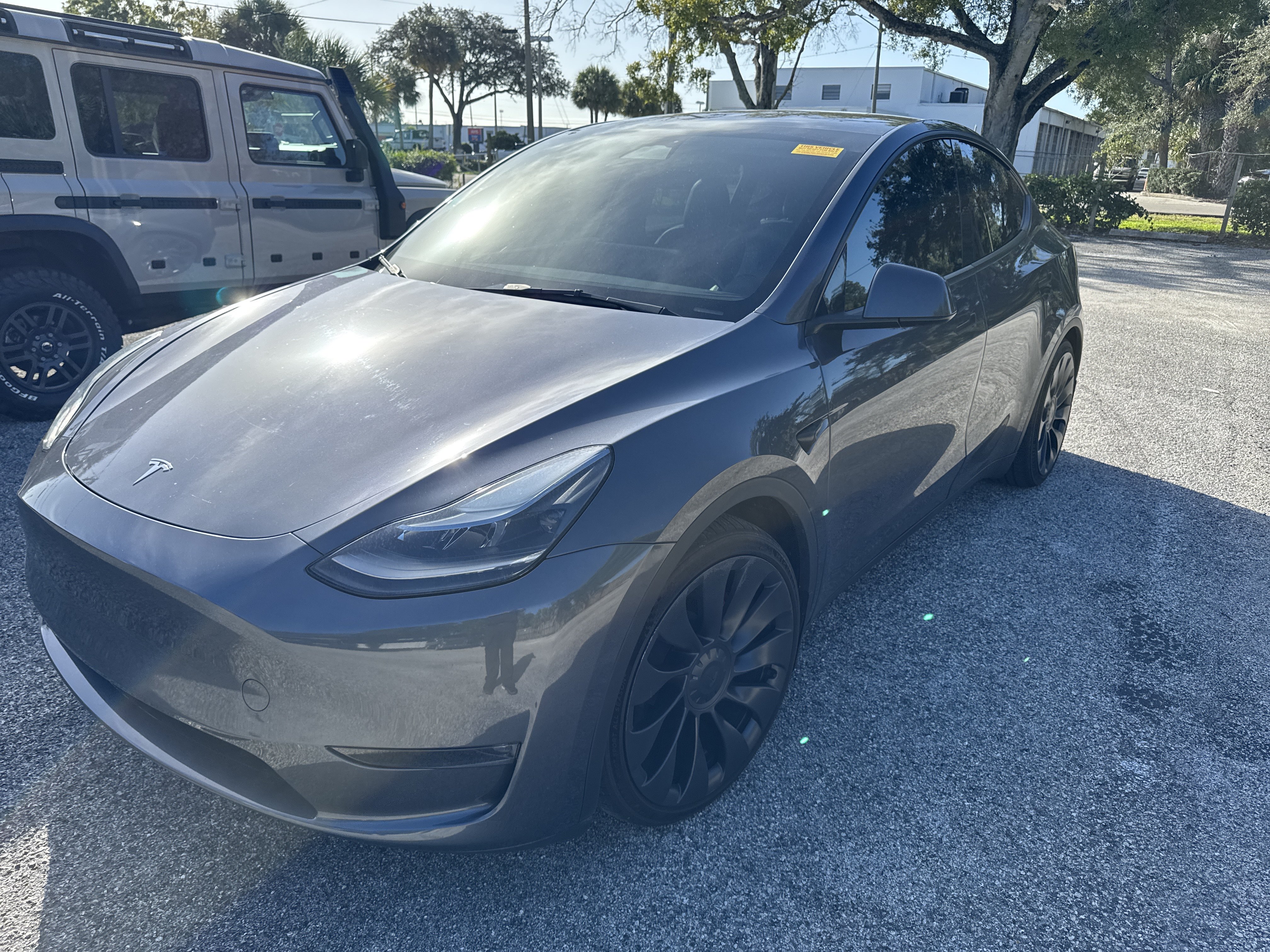 Used 2023 Tesla Model Y Performance AWD/4WD image 3