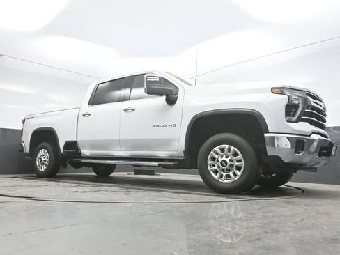 Used 2024 Chevrolet Silverado 2500 LTZ AWD/4WD image 25