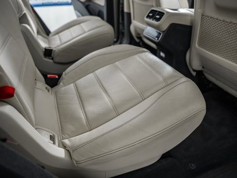 Used 2020 Mercedes-Benz GLS 450 4MATIC image 34