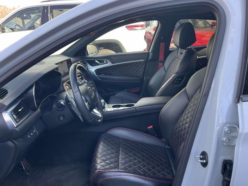 Used 2023 Genesis G70 3.3T w/ Sport Prestige Package image 11